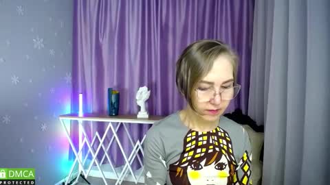 _greybunny_ online show from November 1, 1:54 pm