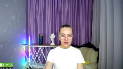 _greybunny_ online show from September 21, 11:14 am