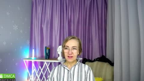 _greybunny_ online show from October 18, 8:07 am