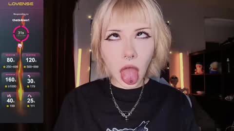 Tori online show from February 22, 5:22 am