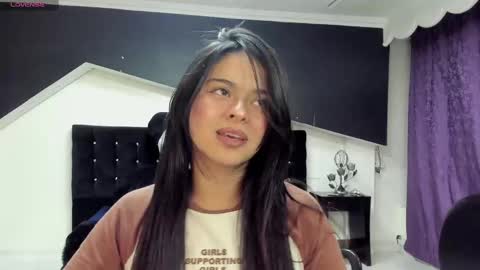 _hanna_lee1 online show from October 1, 3:16 am