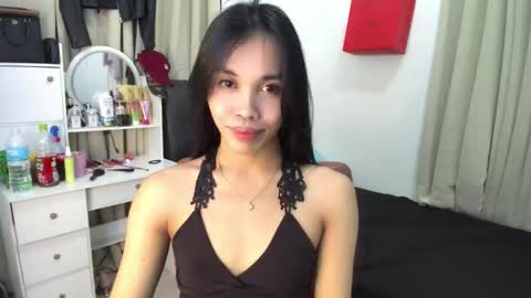 yanie online show from April 12, 4:00 pm