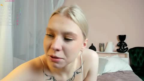 Daisy online show from November 23, 9:40 am