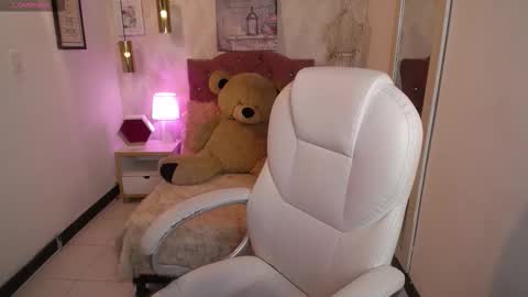 vivi online show from September 12, 8:11 pm