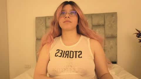 Waifu Izumi  online show from May 7, 4:52 am
