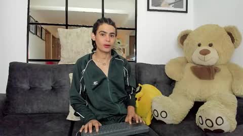 Snapshot of _jaay77 chatting on January 12, 8:36 pm Jay online show from January 12, 8:36 pm
