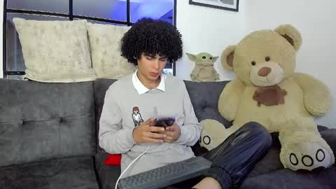 Snapshot of _jaay77 chatting on January 20, 2:53 am Jay online show from January 20, 2:53 am