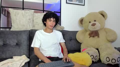 Snapshot of _jaay77 chatting on January 15, 5:50 am Jay online show from January 15, 5:50 am