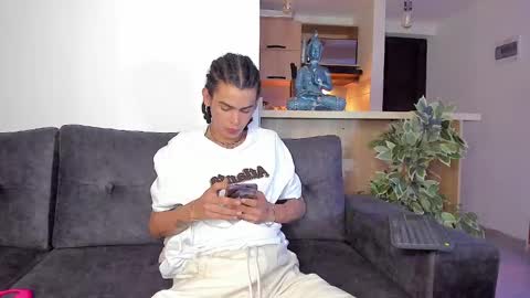 Snapshot of _jaay77 chatting on February 21, 3:10 pm Jay online show from February 21, 3:10 pm