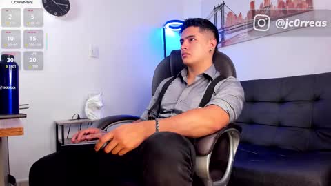 _juanes__ online show from November 18, 9:29 pm