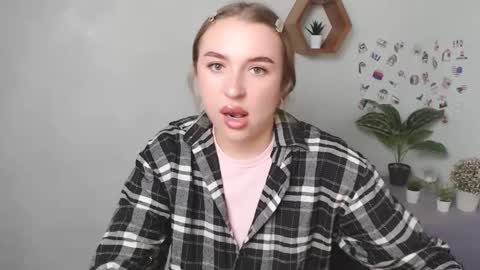 Jolia online show from September 26, 10:45 am