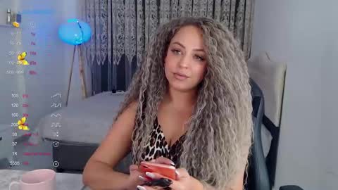 _just_a_queen_3 online show from October 26, 12:06 pm