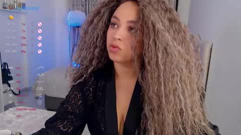 _just_a_queen_3 online show from October 12, 5:15 pm