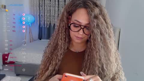 _just_a_queen_3 online show from November 18, 11:46 am