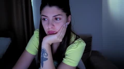 _just_a_simple_girl online show from January 14, 2:25 pm