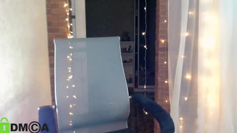 Snapshot of _karolina chatting on March 6, 6:37 pm karolina online show from March 6, 6:37 pm