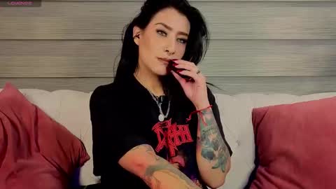 kelly online show from March 7, 1:44 pm