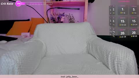 Kiara 0100 - 0700 UTC almost every day online show from October 6, 3:30 pm