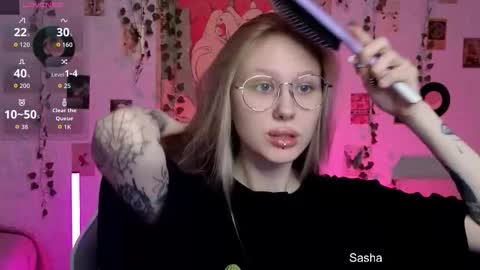 _kitekat_ online show from October 31, 10:37 am