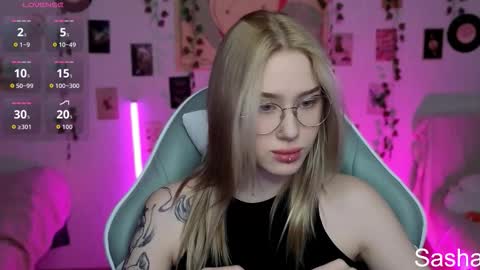 _kitekat_ online show from November 8, 11:35 am