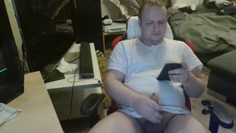 _kitsu_ online show from November 14, 4:31 pm