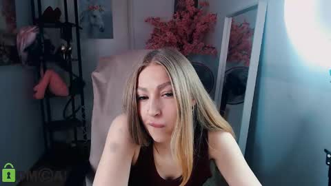 Snapshot of _kittyboo chatting on February 27, 12:12 pm Aleksa online show from February 27, 12:12 pm