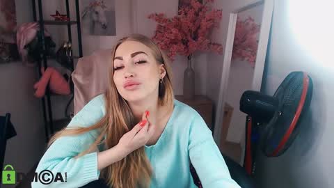 Snapshot of _kittyboo chatting on January 31, 12:07 pm Aleksa online show from January 31, 12:07 pm