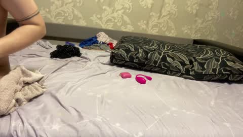  krisvanessa  online show from January 31, 1:34 pm