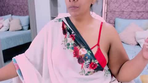Snapshot of _lakshmi_hotx chatting on February 17, 12:05 pm NAILHA SAJANI online show from February 17, 12:05 pm