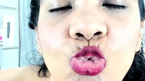Snapshot of _lakshmi_hotx chatting on December 11, 4:52 pm NAILHA SAJANI online show from December 11, 4:52 pm