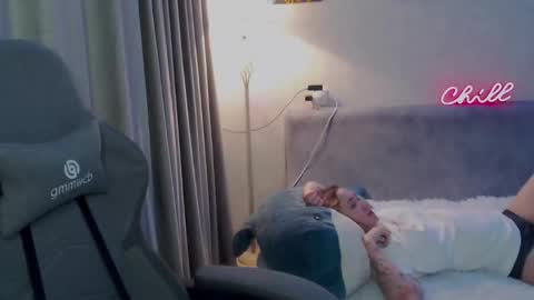 _lalune_ online show from February 26, 10:47 pm