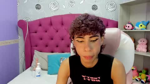 Snapshot of _lemmon_ chatting on January 10, 5:02 pm L E M M O N online show from January 10, 5:02 pm