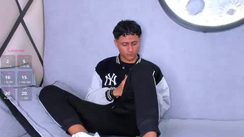 _leohot_ online show from September 18, 3:43 am