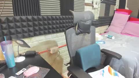 lexie online show from February 7, 5:54 am