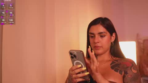 Lissana online show from December 15, 9:33 pm