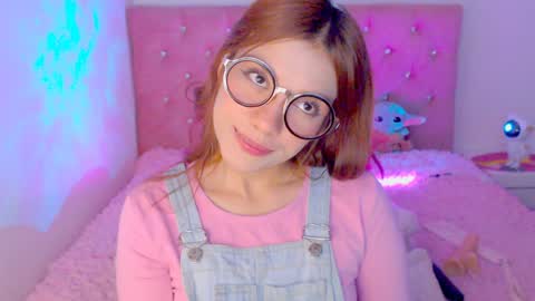 Snapshot of _lloou_ chatting on December 19, 2:56 am Sofia 3 online show from December 19, 2:56 am