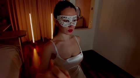 Snapshot of _lovely_lady chatting on December 4, 11:46 am Alice online show from December 4, 11:46 am