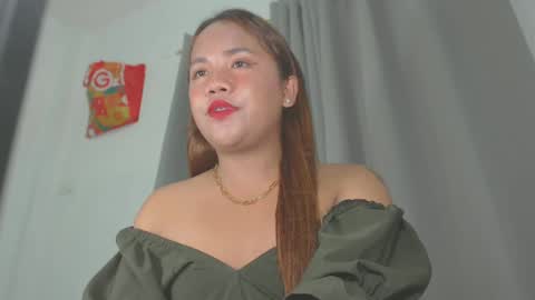 Snapshot of _lovelyyan69_ chatting on March 6, 6:59 pm _lovelyyan69_ online show from March 6, 6:59 pm