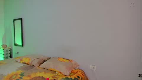 _luanawilding online show from September 16, 1:02 pm
