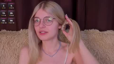 Monica online show from November 9, 6:54 pm