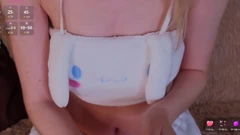 Monica online show from October 29, 8:20 pm