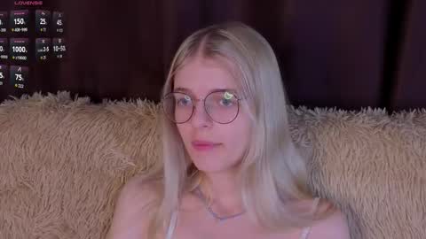 Monica online show from November 5, 8:55 pm