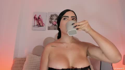 _luuciana_ online show from June 12, 4:33 am