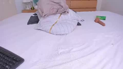 Lynna online show from September 22, 10:25 pm