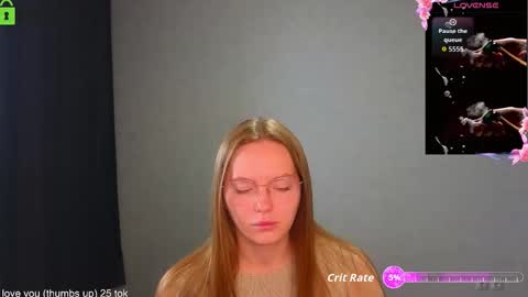 Welcome guys  Pleasure to see you all here  My name is Lysafeta and MichaelaTip menu is active Private is open  online show from September 25, 5:58 am
