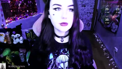 Mia online show from February 22, 3:25 pm