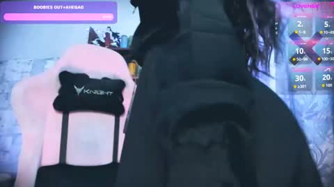 Mia online show from April 8, 7:44 am