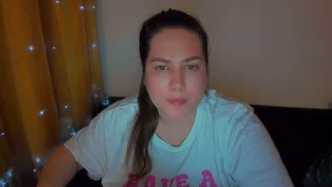 Snapshot of _madalexa_ chatting on December 18, 9:29 pm Alexa online show from December 18, 9:29 pm