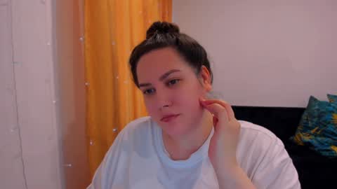 Snapshot of _madalexa_ chatting on February 2, 6:36 am Alexa online show from February 2, 6:36 am