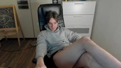 Snapshot of _maelstrom_ chatting on December 27, 7:24 pm _maelstrom_ online show from December 27, 7:24 pm